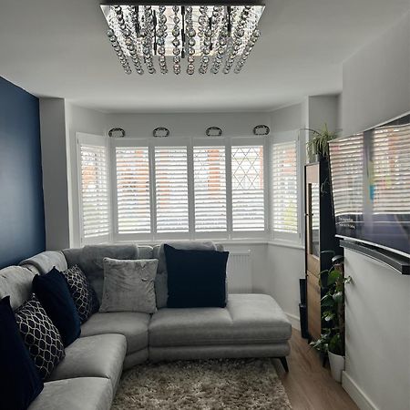 Double Room In Great Barr Near M5 - M6 - Parking - Tv Bed-Garden Бирмингем Экстерьер фото