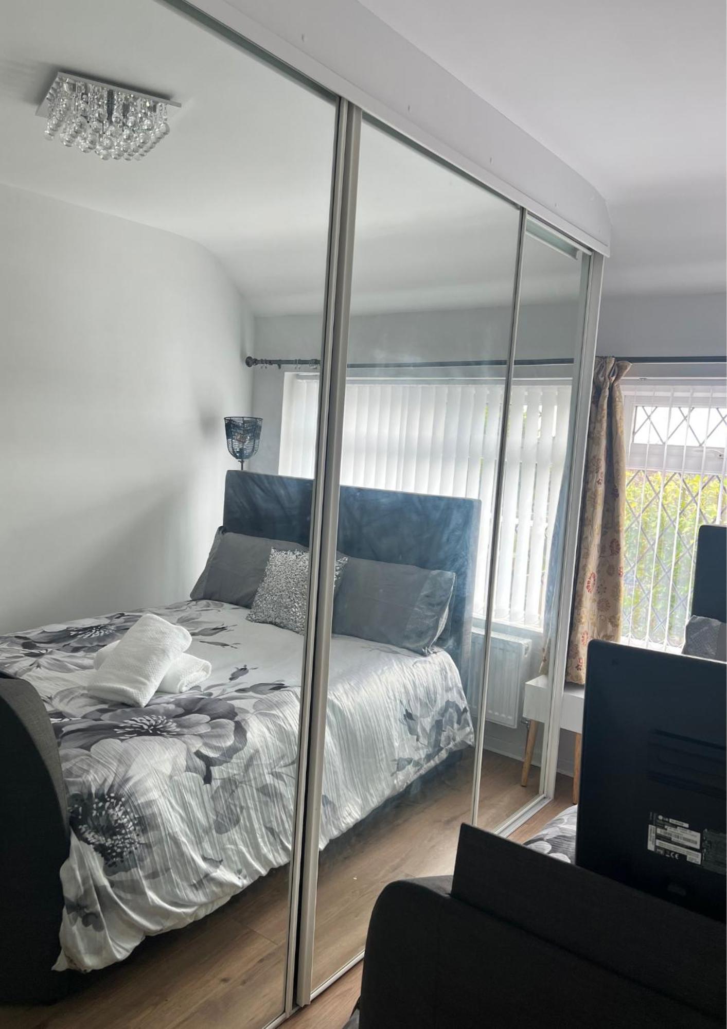 Double Room In Great Barr Near M5 - M6 - Parking - Tv Bed-Garden Бирмингем Экстерьер фото